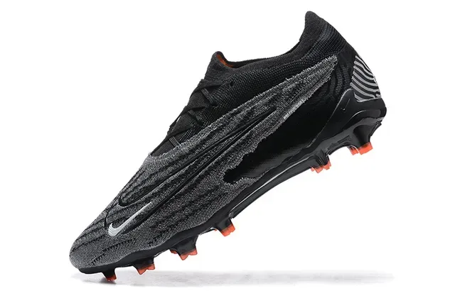 Nike Chaussures de Football Noir et Orange Upper en Tricot Lacets Asymétriques pour Terrain Ferme 4