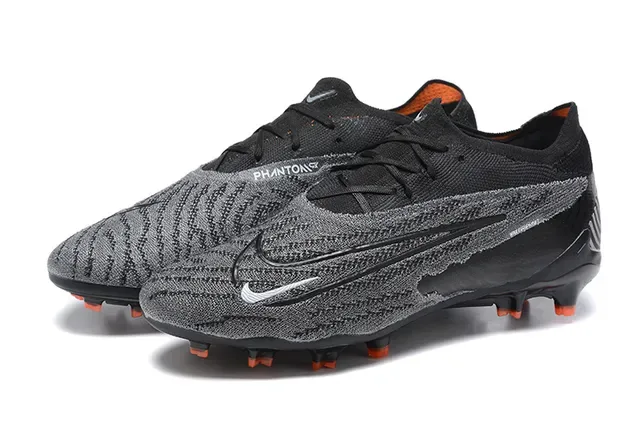 Nike Chaussures de Football Noir et Orange Upper en Tricot Lacets Asymétriques pour Terrain Ferme 8