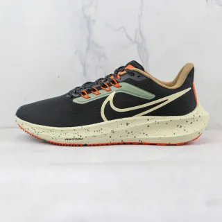 Nike Zapatillas de Running Negro Naranja Upper de Tejido Mediasuela Con motas