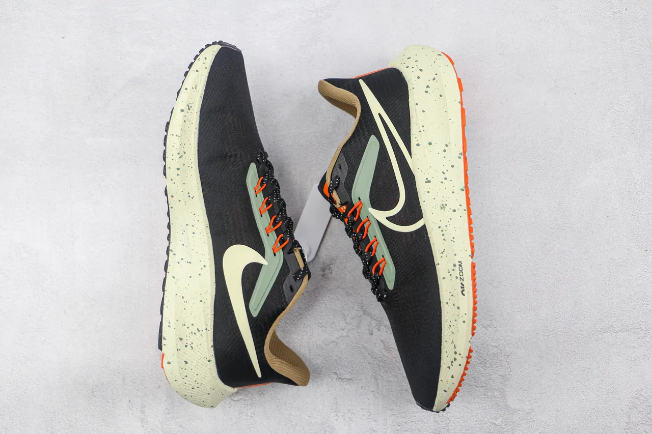Nike Black Orange Knit Upper Speckled Midsole Running Shoes 2