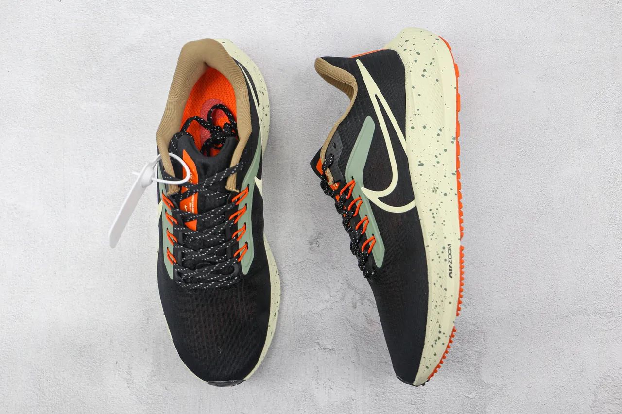 Nike Black Orange Knit Upper Speckled Midsole Running Shoes 3