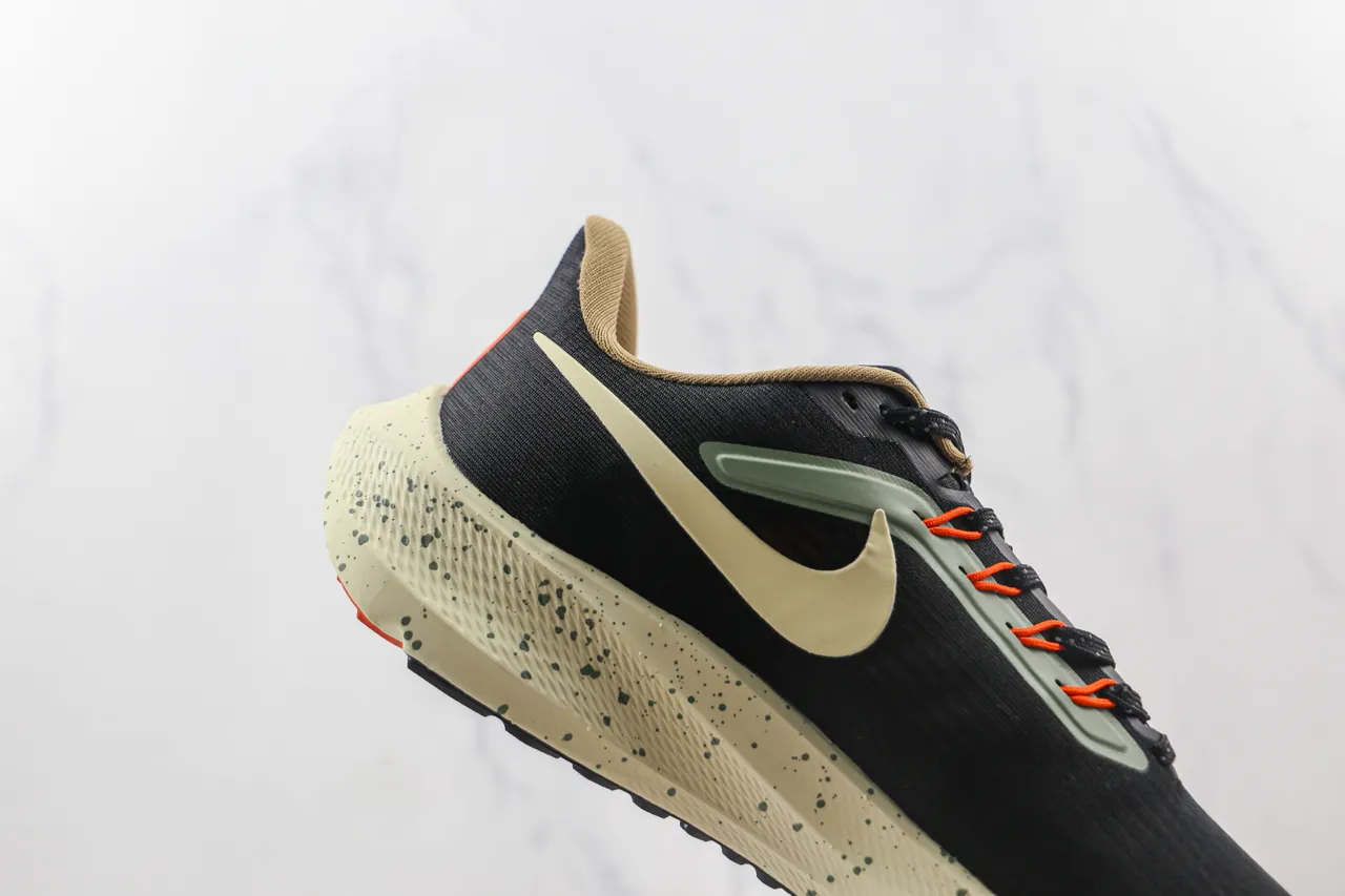Nike Black Orange Knit Upper Speckled Midsole Running Shoes 5