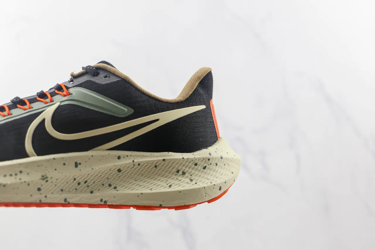 Nike Black Orange Knit Upper Speckled Midsole Running Shoes 7