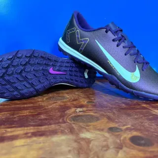 Nike Black Purple Low-Cut Synthetic Upper Square-Grid Outsole Turf Soccer Shoes