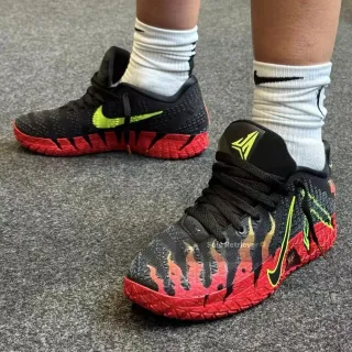 Nike Negro Rojo Tejido Superior Overlay Gráfico de Llama Zapatos de Baloncesto