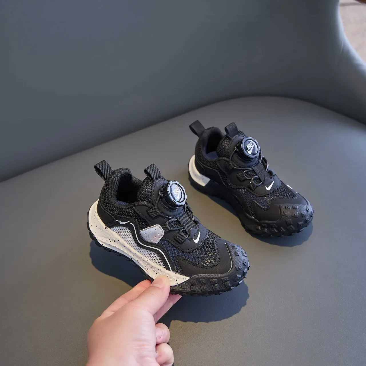 Nike Black White Laceless BOA Dial Closure Mesh And Synthetic Overlay Construction Lifestyle Sneakers 4