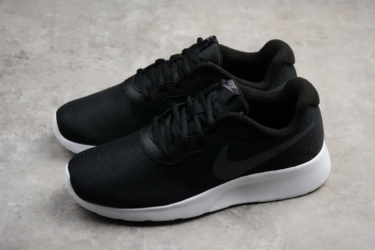Nike Black White Mesh Upper Minimalist Silhouette Lifestyle Sneakers 8
