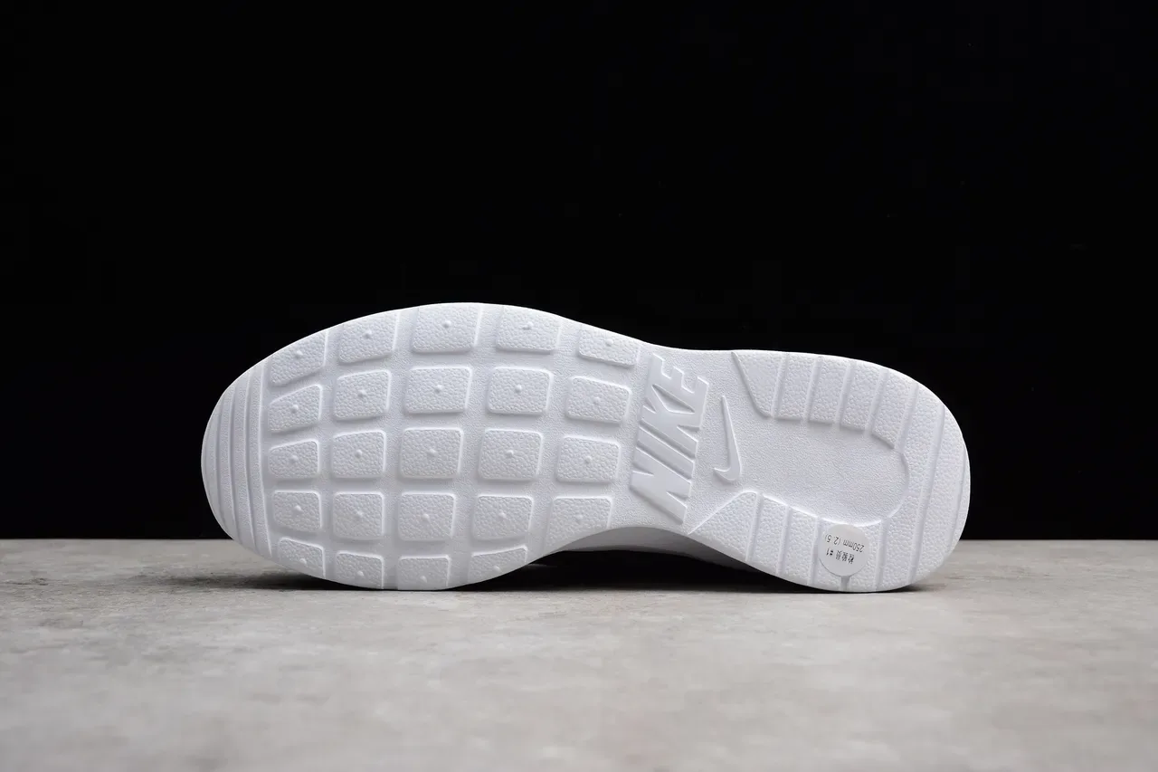 Nike Black White Mesh Upper Minimalist Silhouette Lifestyle Sneakers 10