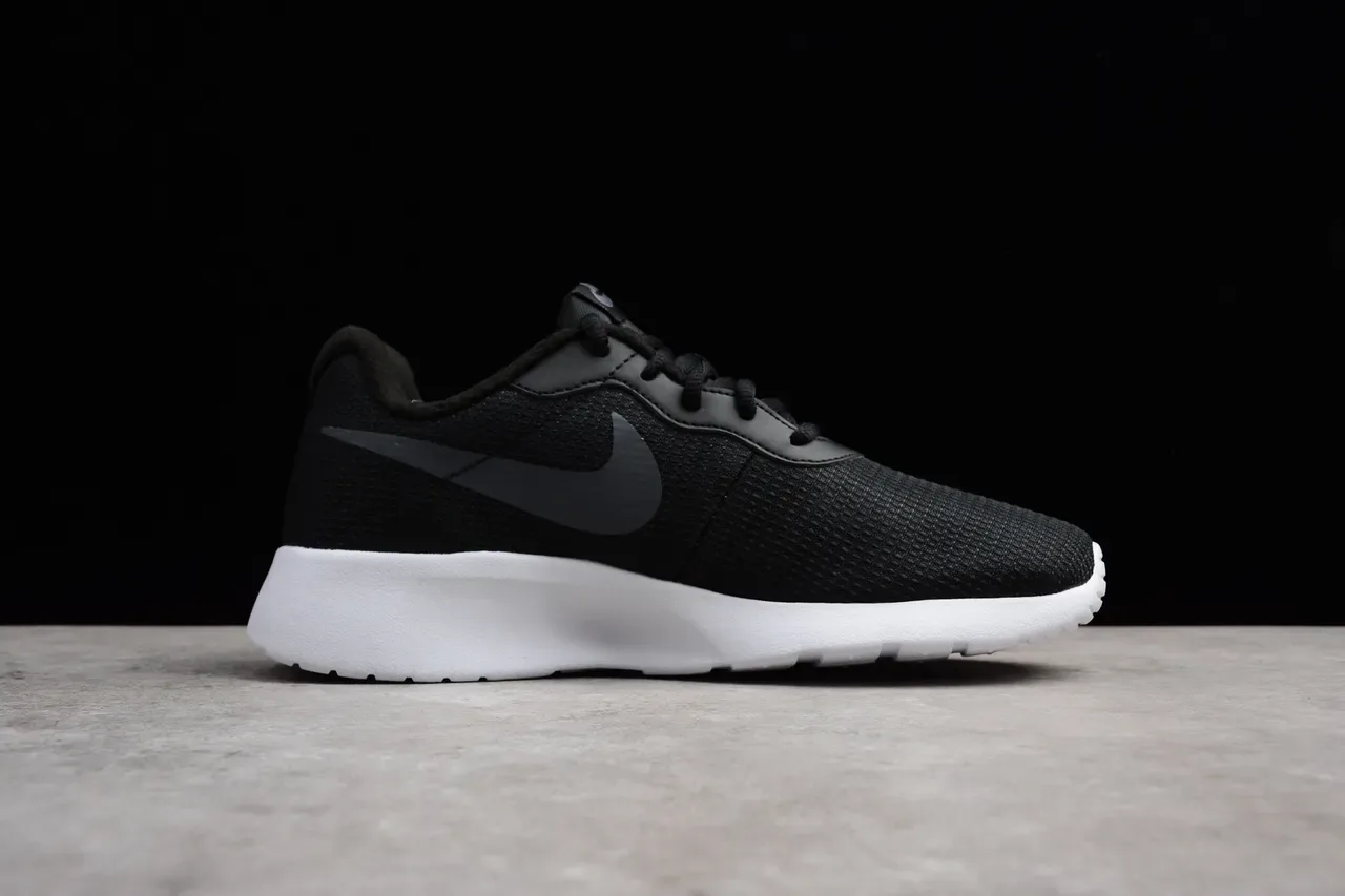 Nike Black White Mesh Upper Minimalist Silhouette Lifestyle Sneakers 12