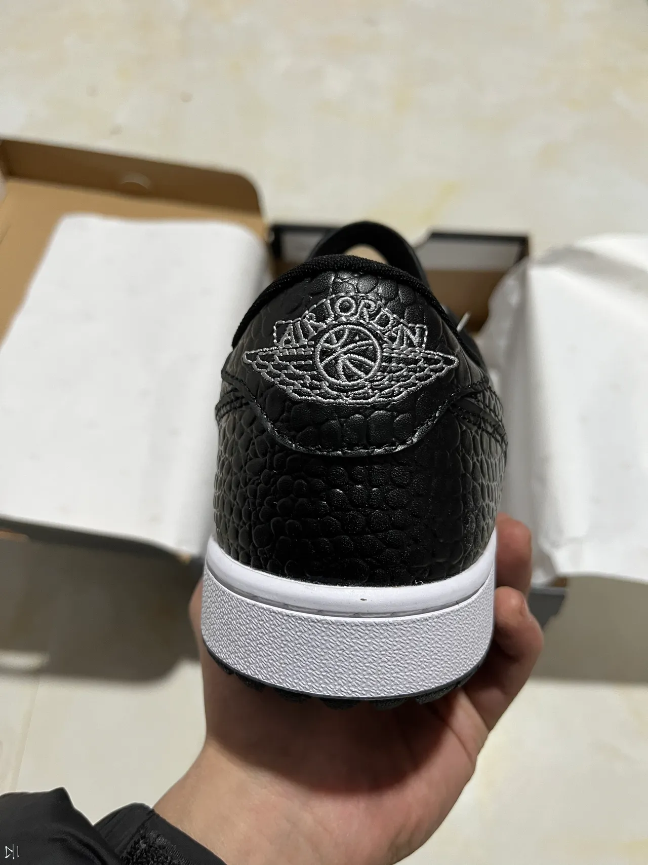 Nike Black White Textured Reptile-Embossed Upper Midsole Stripe Lifestyle Sneakers 3