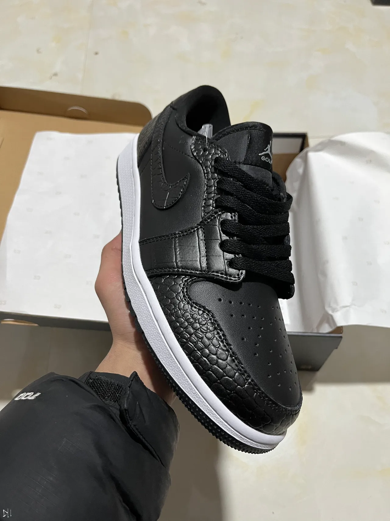 Nike Black White Textured Reptile-Embossed Upper Midsole Stripe Lifestyle Sneakers 7