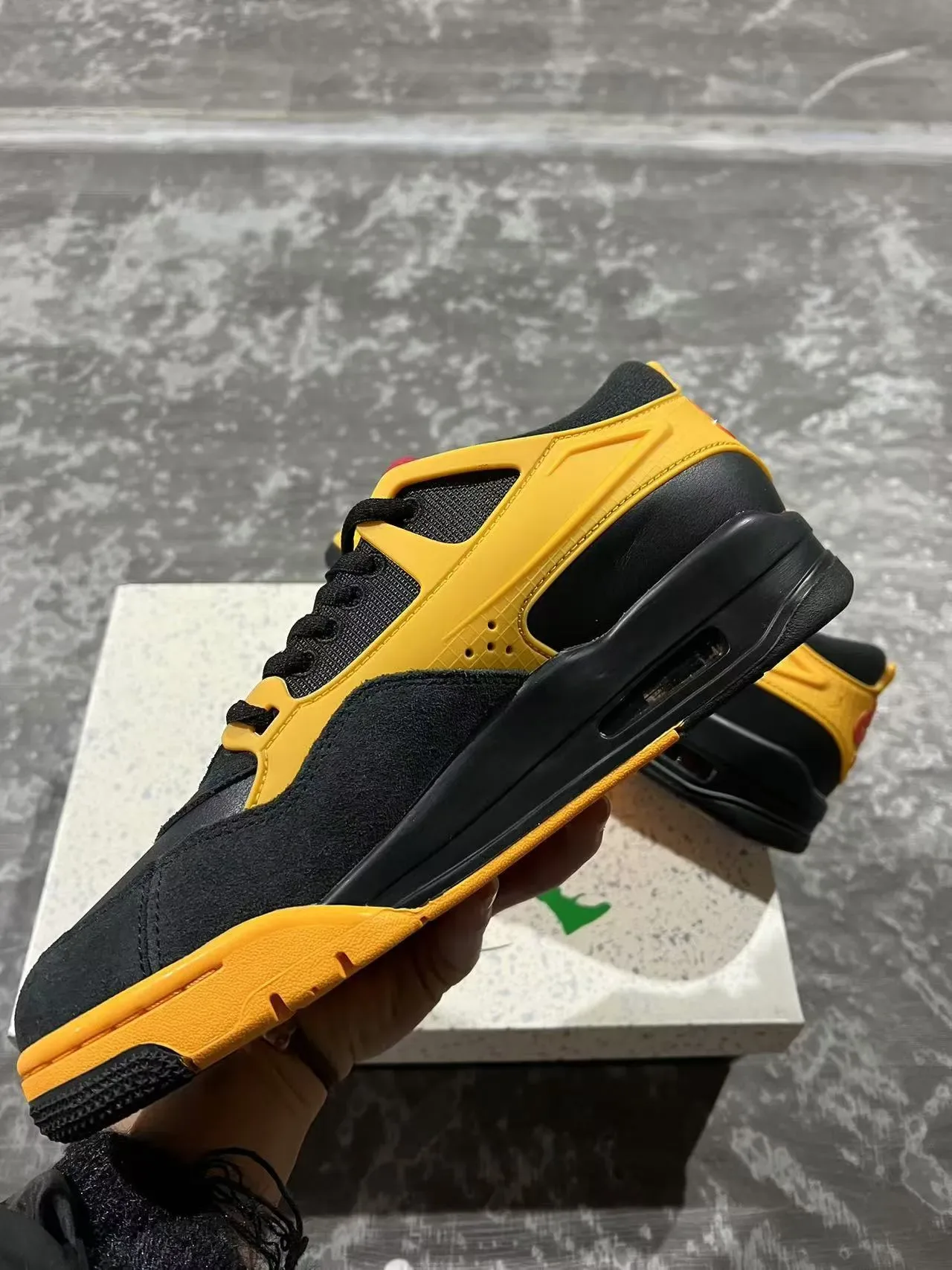 Nike Black Yellow Layered Synthetic Overlays Visible Heel Air Unit Sneakers 5