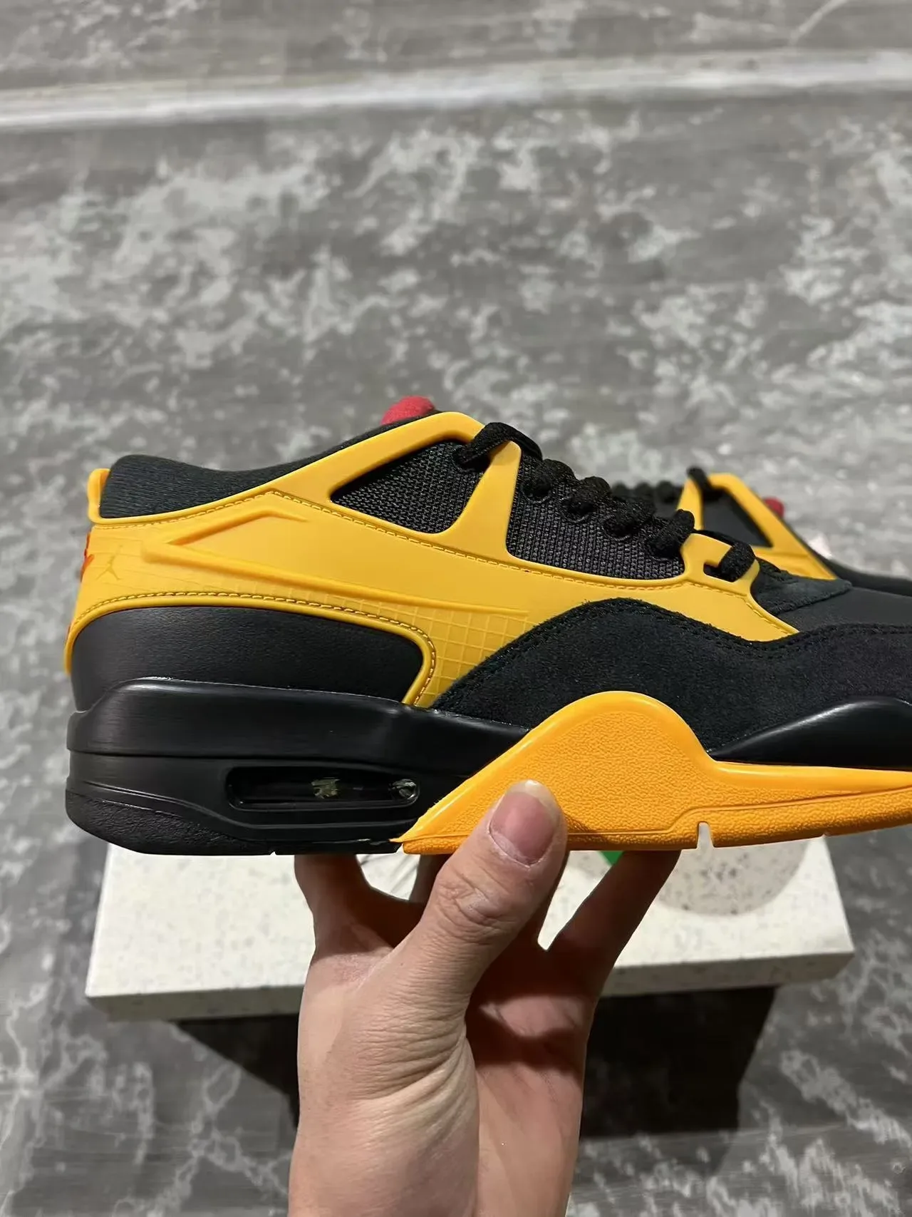 Nike Black Yellow Layered Synthetic Overlays Visible Heel Air Unit Sneakers 7