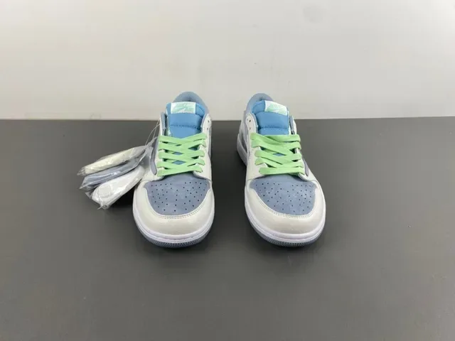 Nike Blue Green Low-Top Multi-Material Upper Lifestyle Sneakers 10