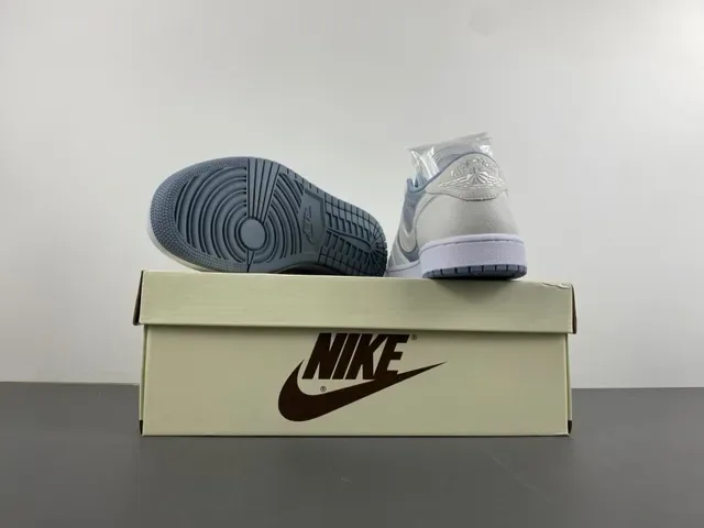 Nike Blue Green Low-Top Multi-Material Upper Lifestyle Sneakers 13