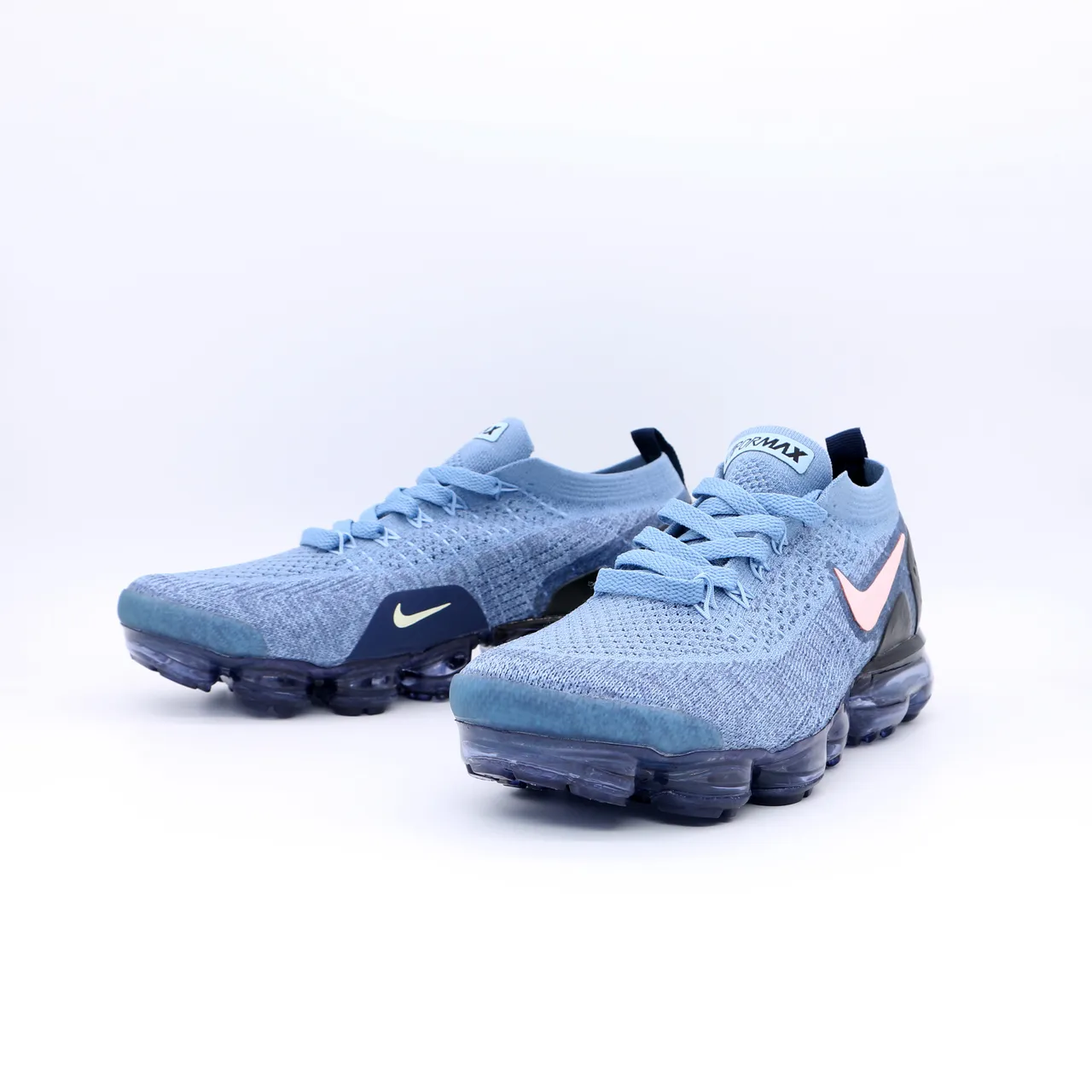 Nike Blue Pink Flyknit Upper Visible Air Cushioning Lifestyle Sneakers 3
