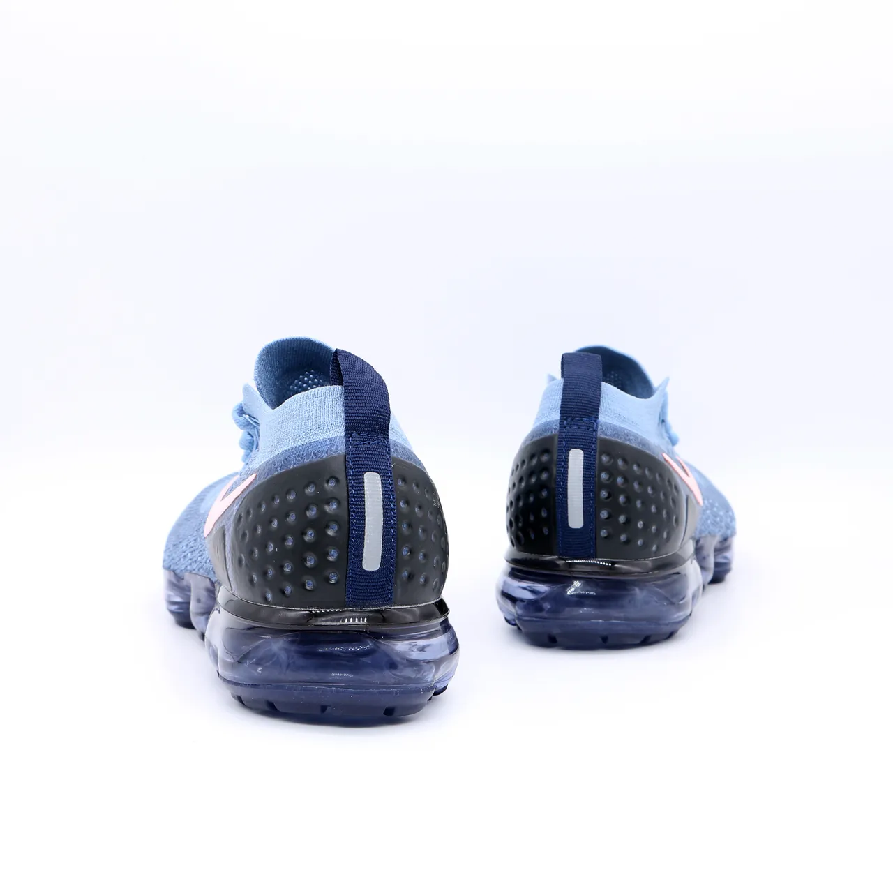 Nike Blue Pink Flyknit Upper Visible Air Cushioning Lifestyle Sneakers 5