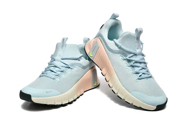 Nike Blue Pink Sculpted Segmented Midsole Knit Upper Lifestyle Sneakers 2