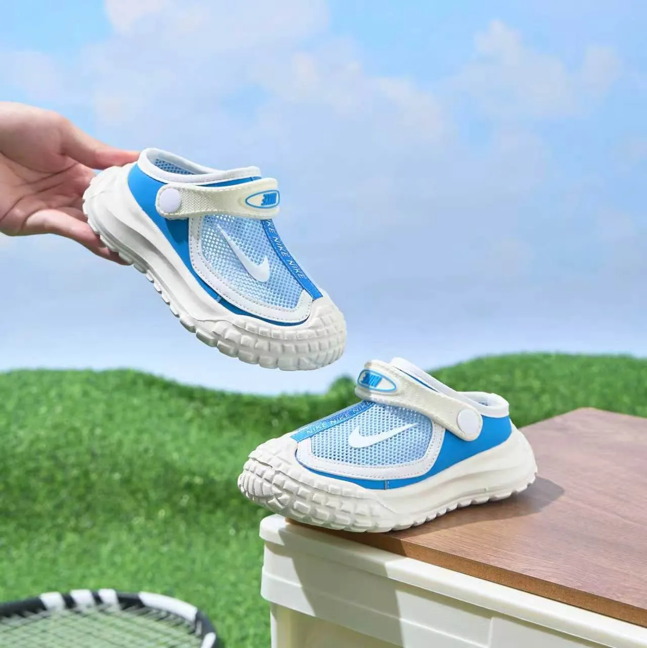 Nike Blue White Mesh Upper Hook-and-Loop Strap Casual Sandals 6