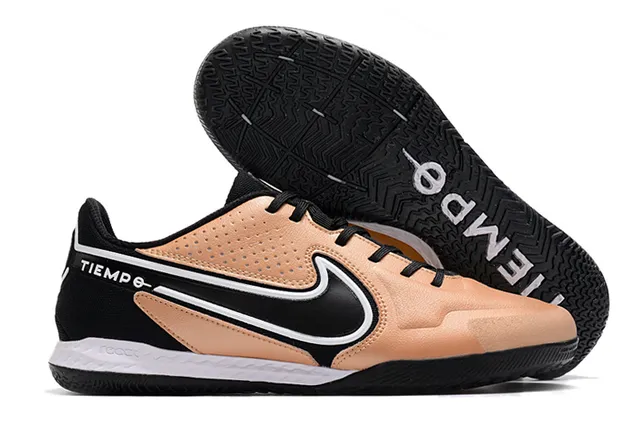 Nike brun noir métallique rose-or supérieur contre-talon chaussures de football intérieur 18