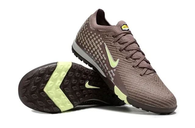 Nike Chaussures de football brun vert avec upper en knit et outsole turf 4