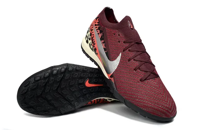 Nike Sapatos de futebol turf bordeaux multicolor com upper de knit e overlay de impressão de leopardo 3