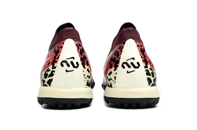 Nike Sapatos de futebol turf bordeaux multicolor com upper de knit e overlay de impressão de leopardo 4