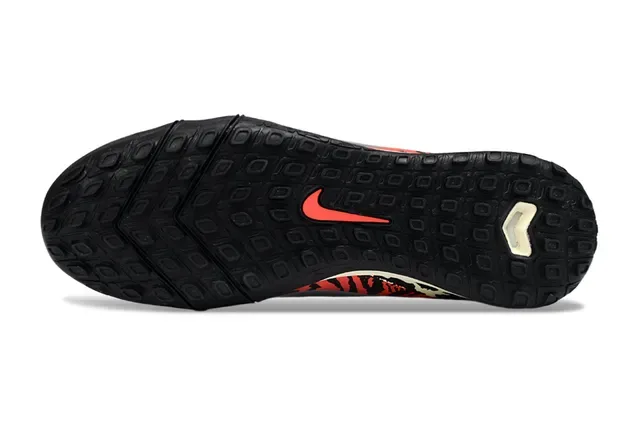 Nike Sapatos de futebol turf bordeaux multicolor com upper de knit e overlay de impressão de leopardo 6
