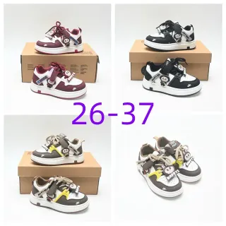 Nike বারগান্ডি সাদা হাইব্রিড লেস-এন্ড-স্ট্র্যাপ ক্লোজার কার্টুন চরিত্র চার্ম এম্বেলিশমেন্ট স্নিকার্স