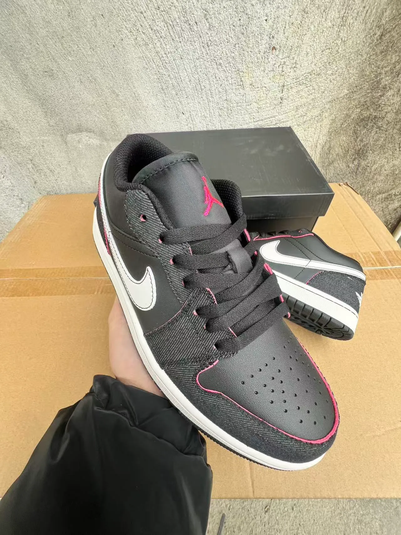 Nike Dunk Low Black White Pink Stitching Lifestyle Sneakers 6
