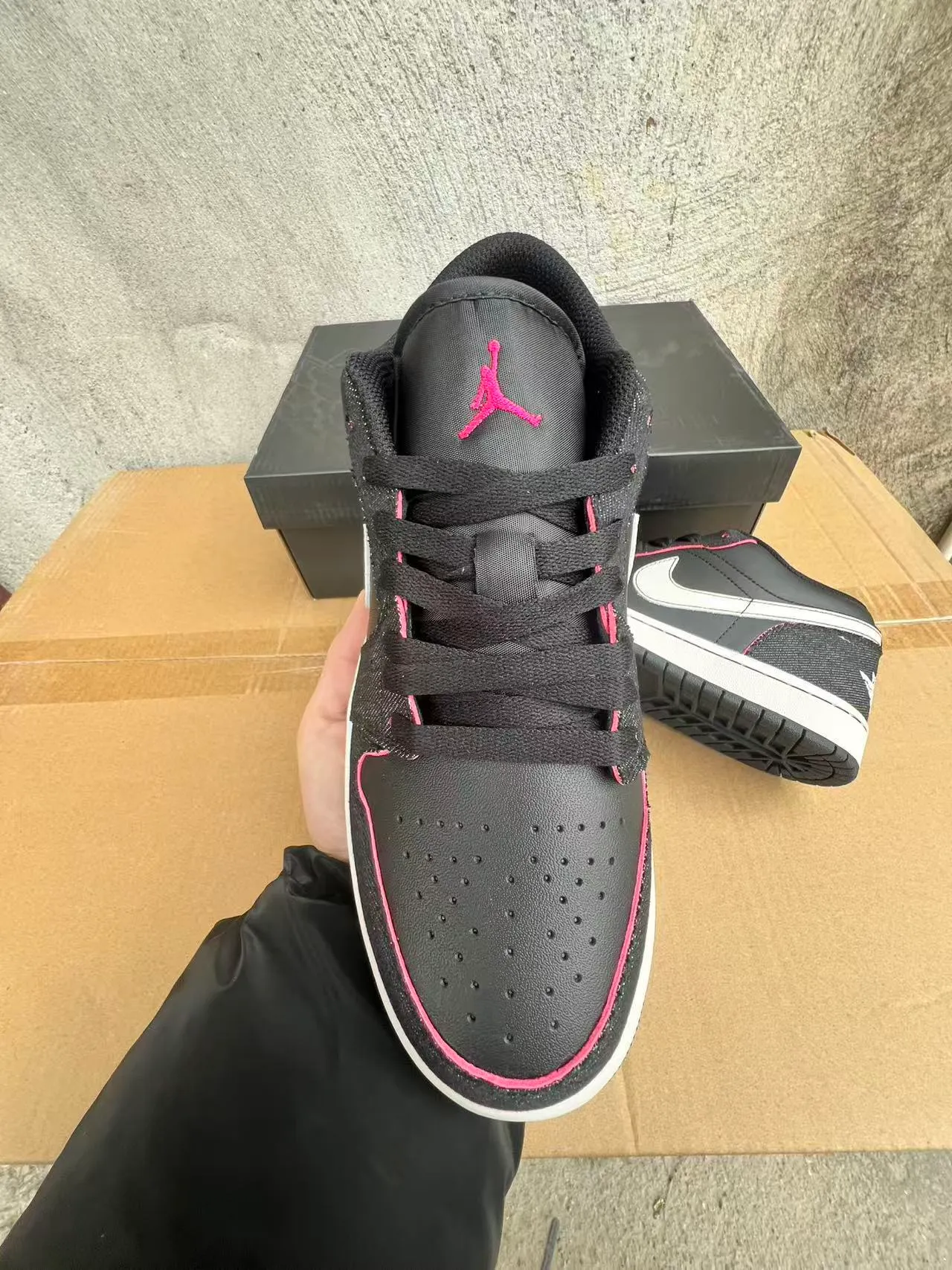 Nike Dunk Low Black White Pink Stitching Lifestyle Sneakers 2