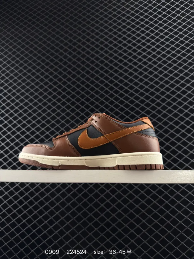 Nike Dunk Low Chaussures de Skateboard en Cuir Marron et Noir 5