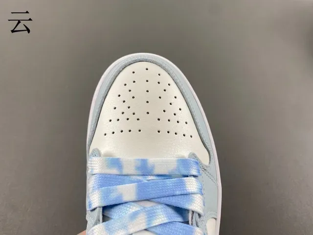 Nike Dunk Low Light Blue and Cream Lifestyle Sneakers 5
