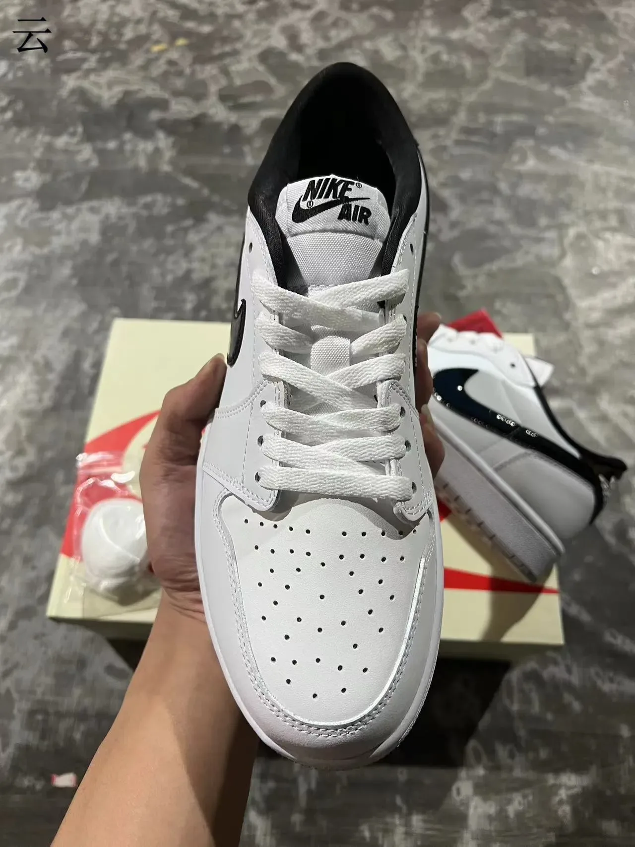 Nike Dunk Low White Black Tênis Lifestyle 3