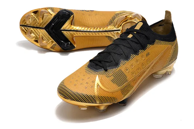 Nike Sapatos de futebol dourados pretos com overlay metálico de malha base para solo firme 7