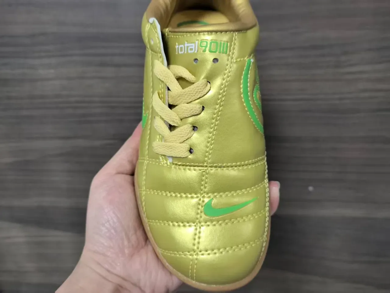 Nike Gold Green Metallic Quilted Upper Swoosh Branding Indoor Soccer Shoes 7