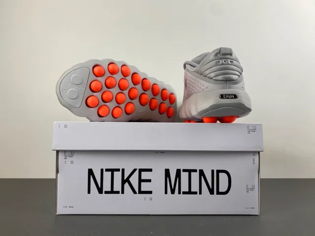 Nike Gray Black Perforated Knit Upper Sculpted Wavy Midsole Lifestyle Sneakers 15