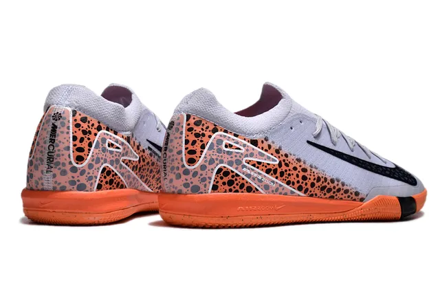 Nike Gris Orange Chaussures de soccer indoor à coupe basse avec collet de chaussette 5