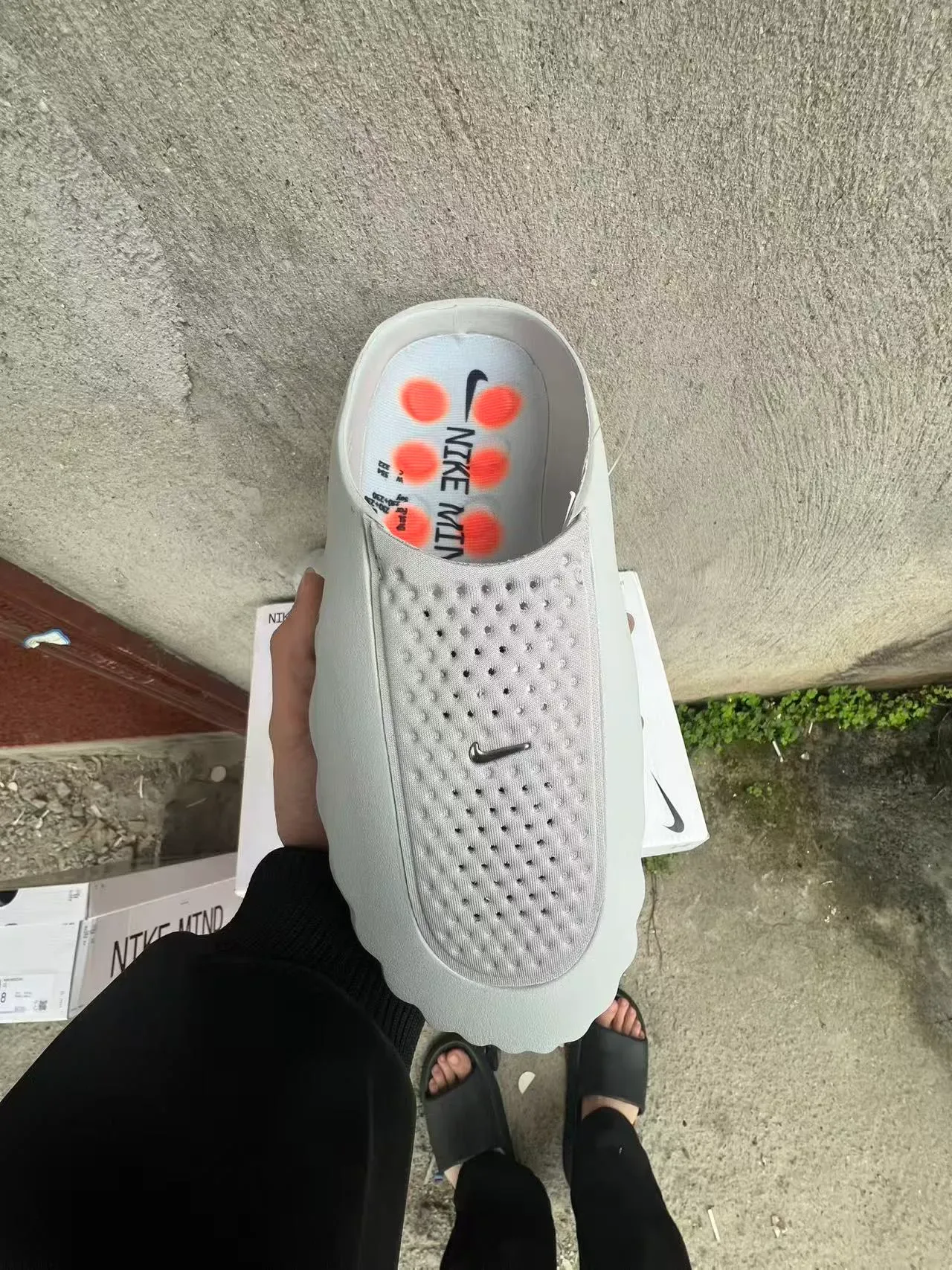 Nike Gray Orange Sculpted Wavy Midsole Pod Outsole Sneakers 3