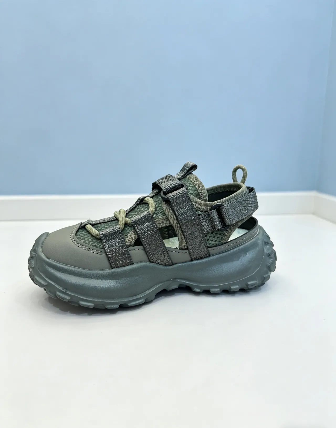 Nike Gris Rose Épaisse Plateforme Semelle Multi-Bandes Velcro Fermeture Sandales Casual 12