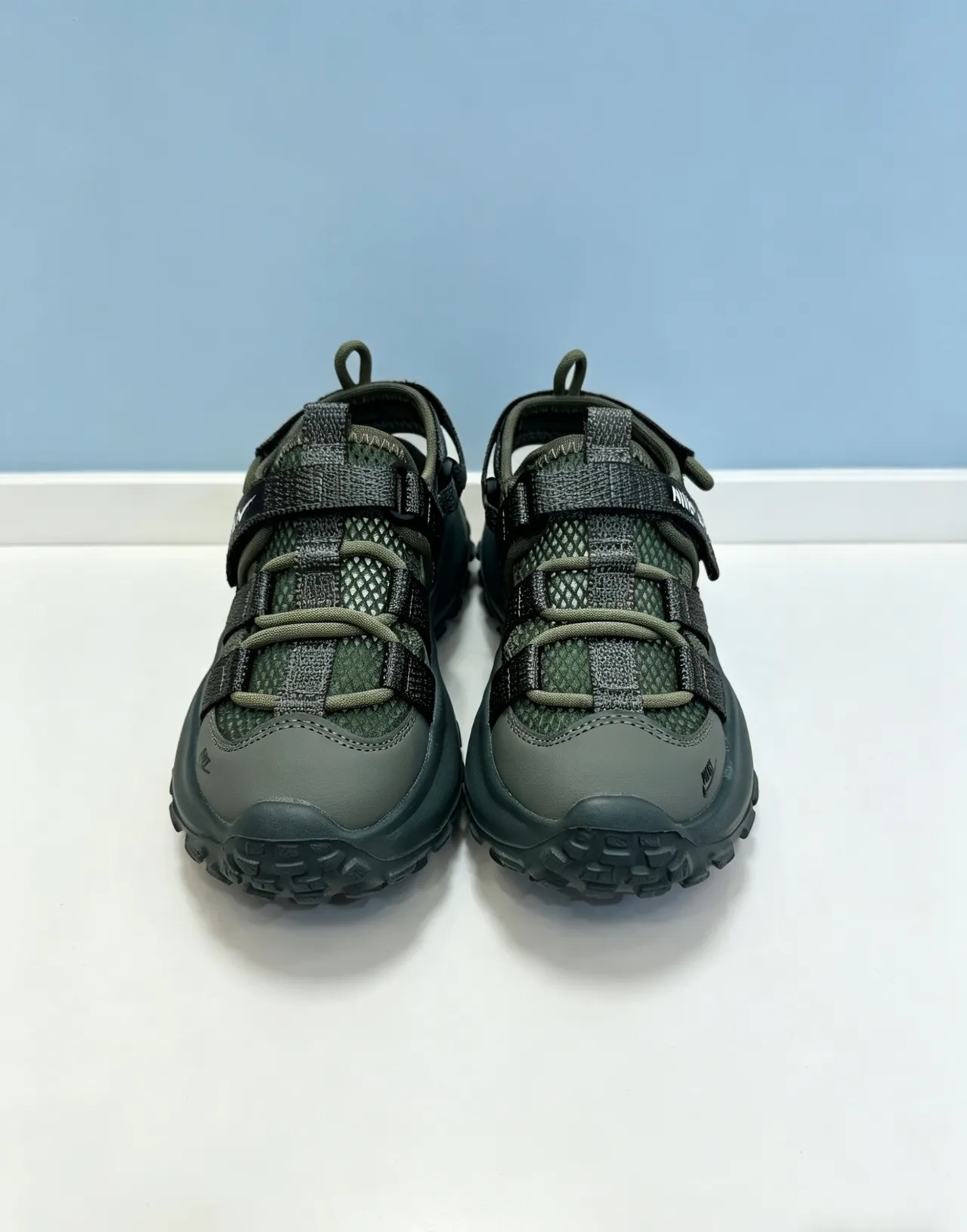 Nike Gris Rose Épaisse Plateforme Semelle Multi-Bandes Velcro Fermeture Sandales Casual 14