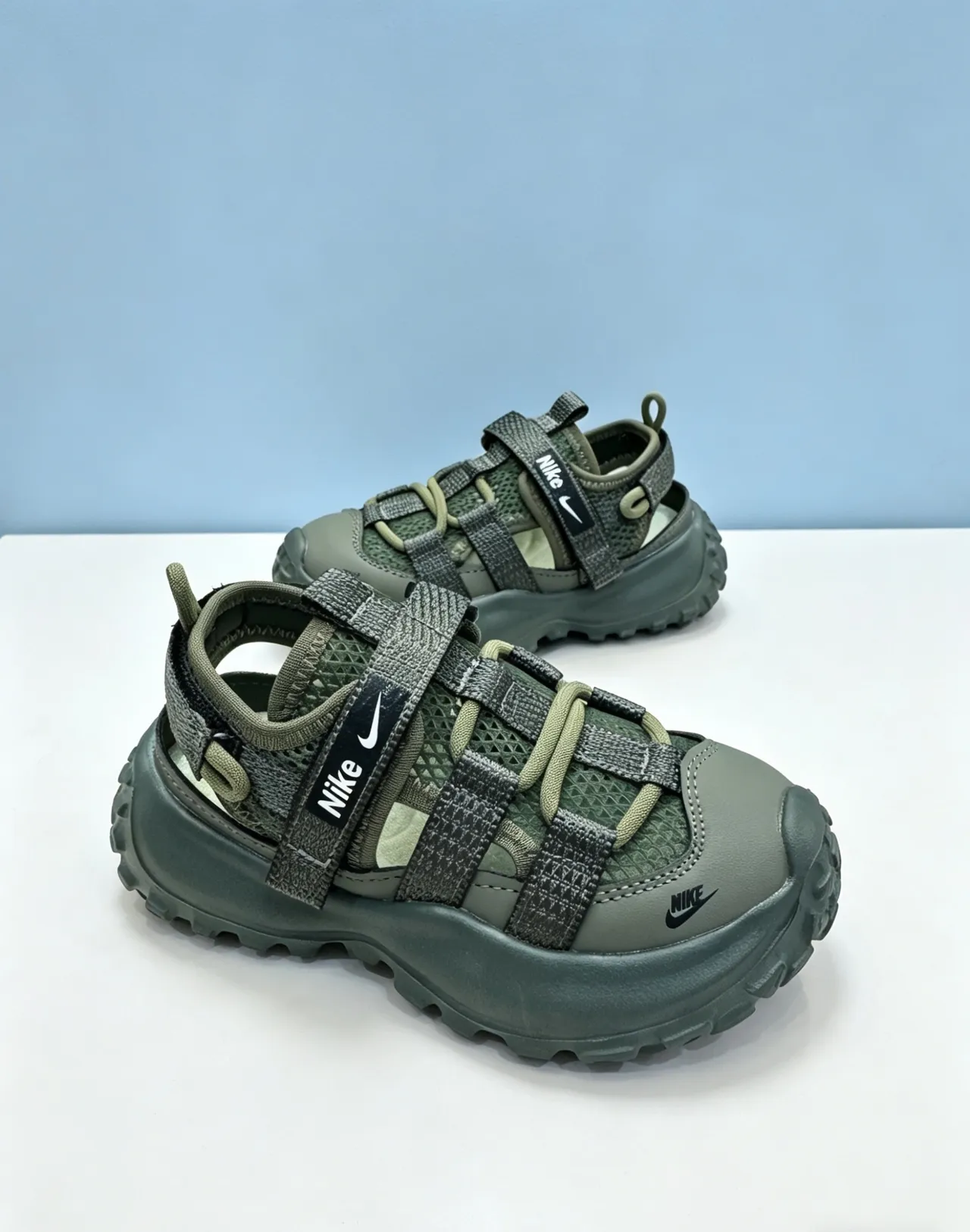 Nike Gris Rose Épaisse Plateforme Semelle Multi-Bandes Velcro Fermeture Sandales Casual 15