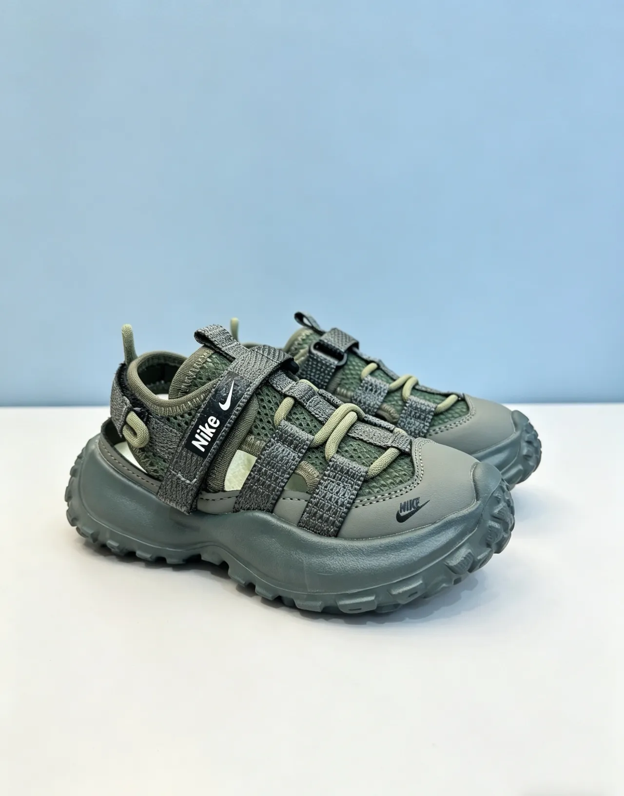 Nike Gris Rose Épaisse Plateforme Semelle Multi-Bandes Velcro Fermeture Sandales Casual 17