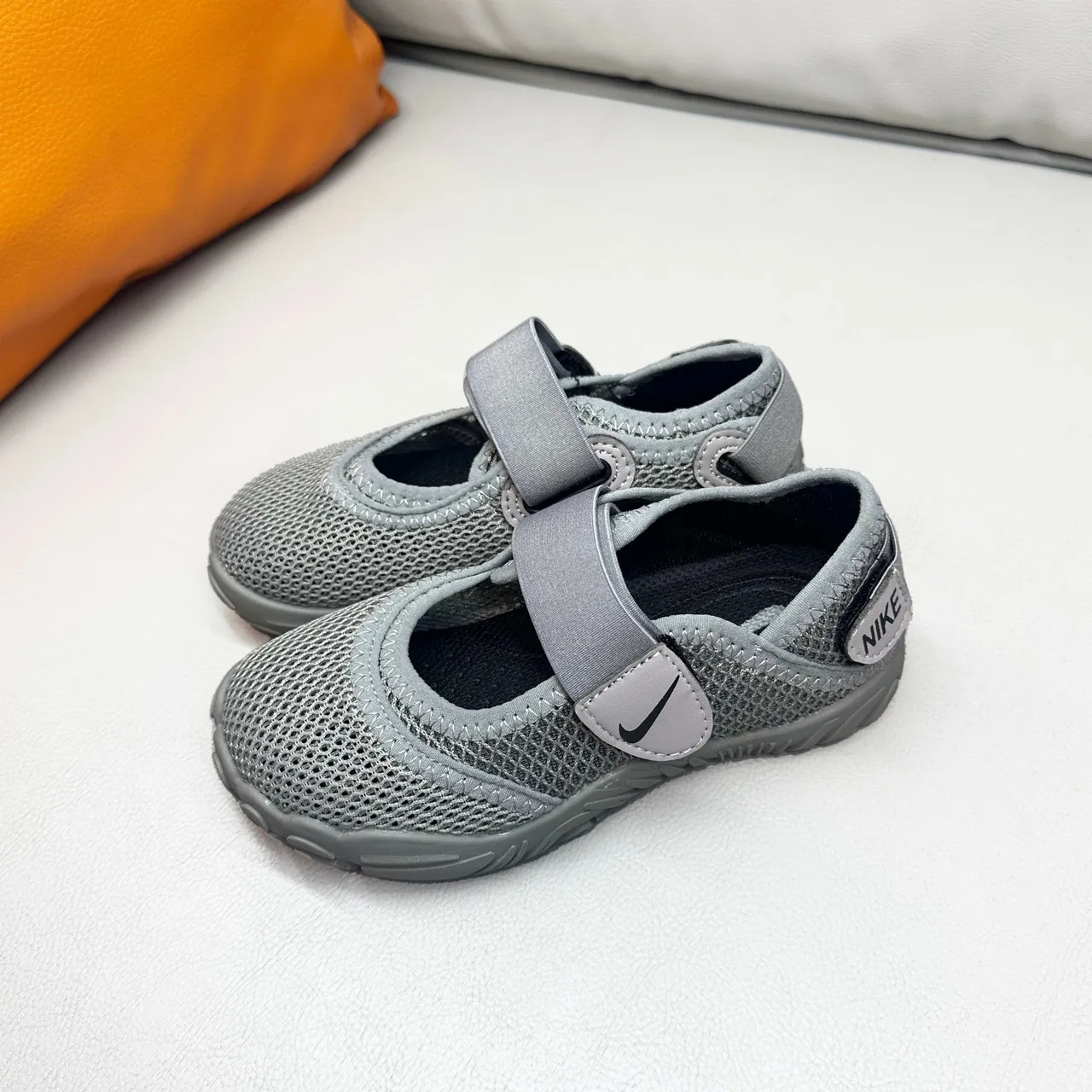 Nike Verde Preto Malha Superior Tirante Velcro Único Mary Jane Sapatos 22