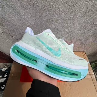 Nike Green Blue Mesh Upper Visible Air Cushioning Lifestyle Sneakers