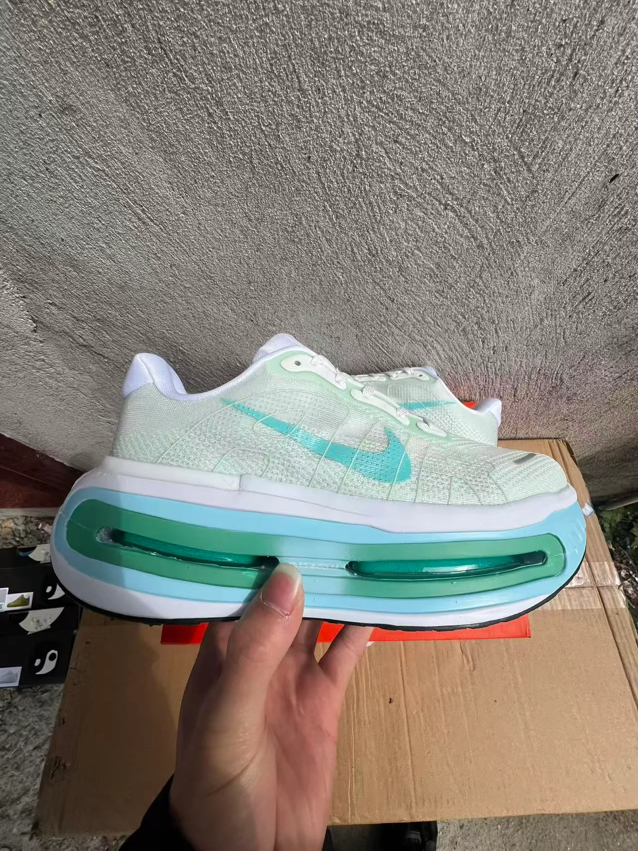 Nike Green Blue Mesh Upper Visible Air Cushioning Lifestyle Sneakers 7