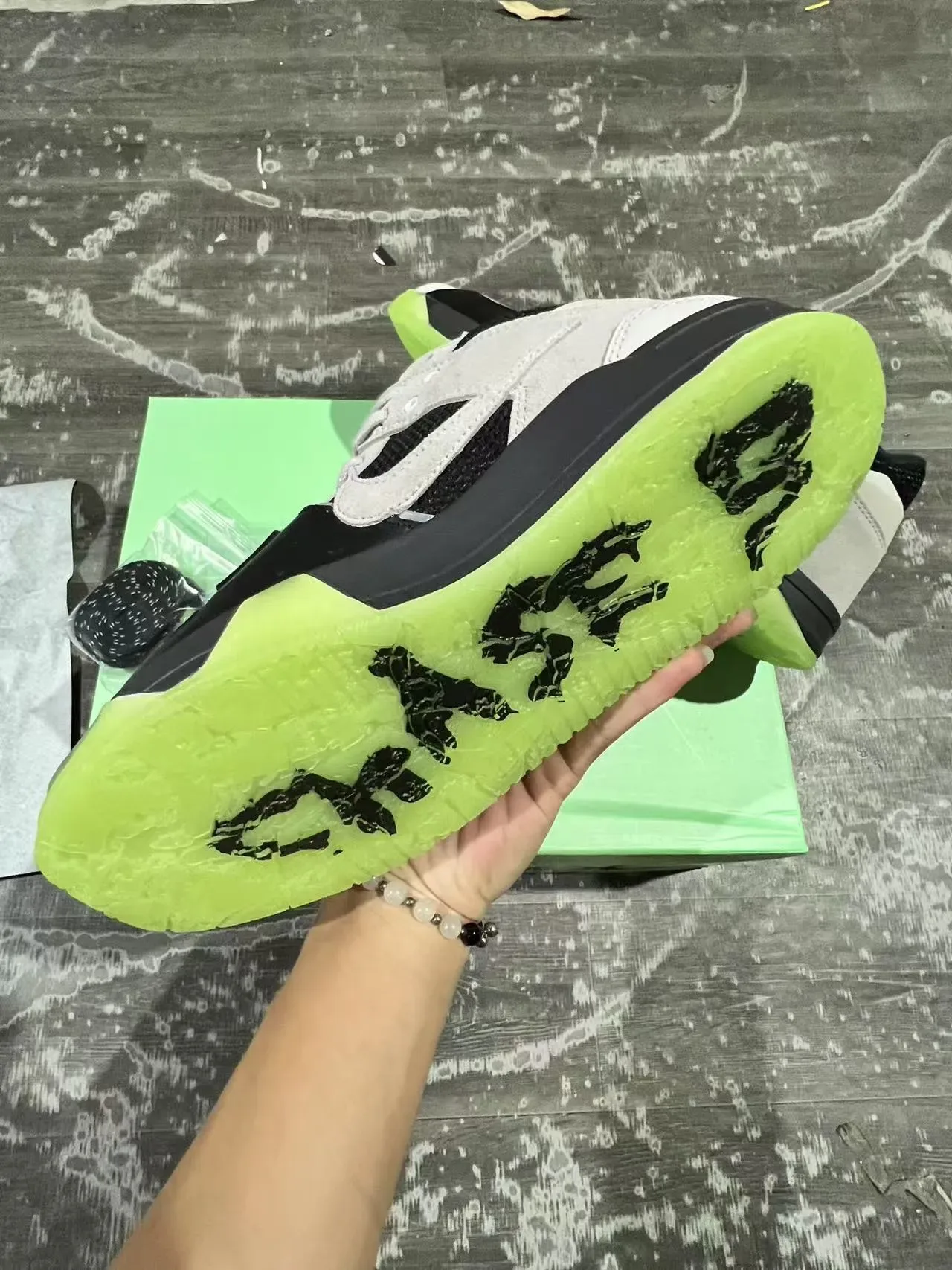 Nike Green Gray Layered Suede And Mesh Upper Neon Sculpted Outsole Sneakers 6