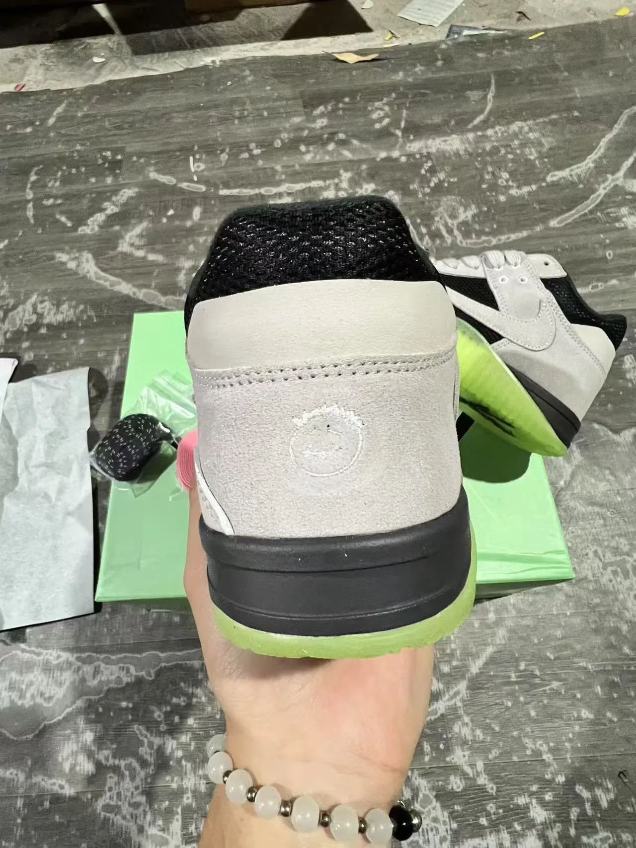 Nike Green Gray Layered Suede And Mesh Upper Neon Sculpted Outsole Sneakers 8
