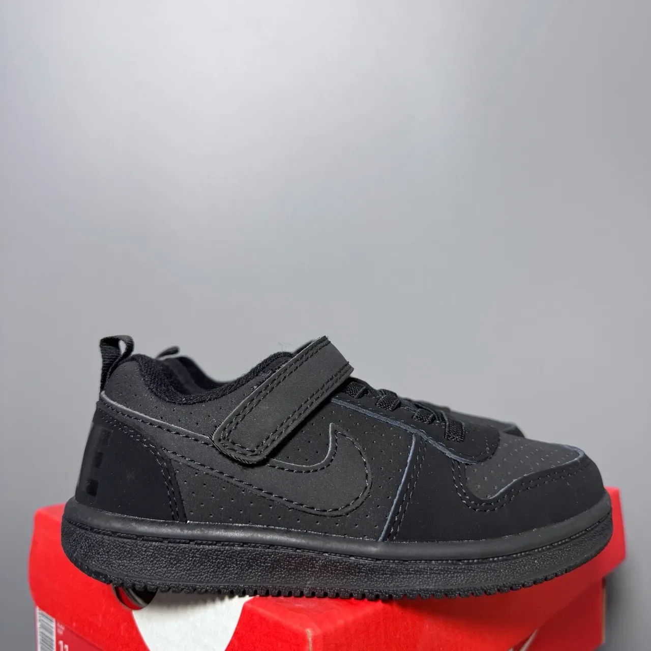 Nike Kids Low-Top Velcro Strap Black Lifestyle Sneakers 22