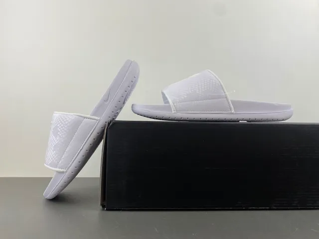 Nike Kobe Slide White Textured Strap Slipper 9